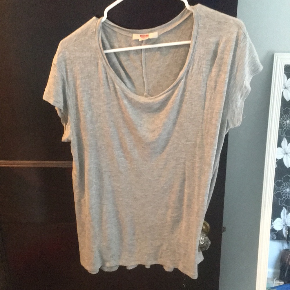 Gray flowy T-shirt